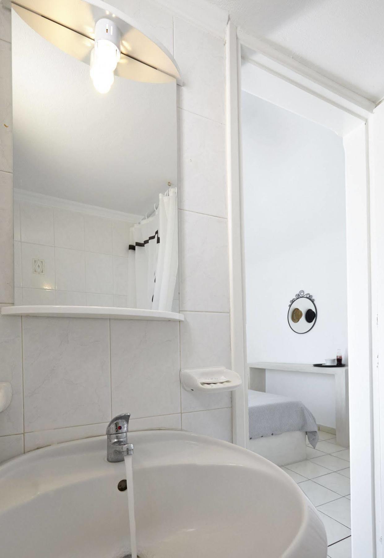 Fenix Hotel Периса Екстериор снимка