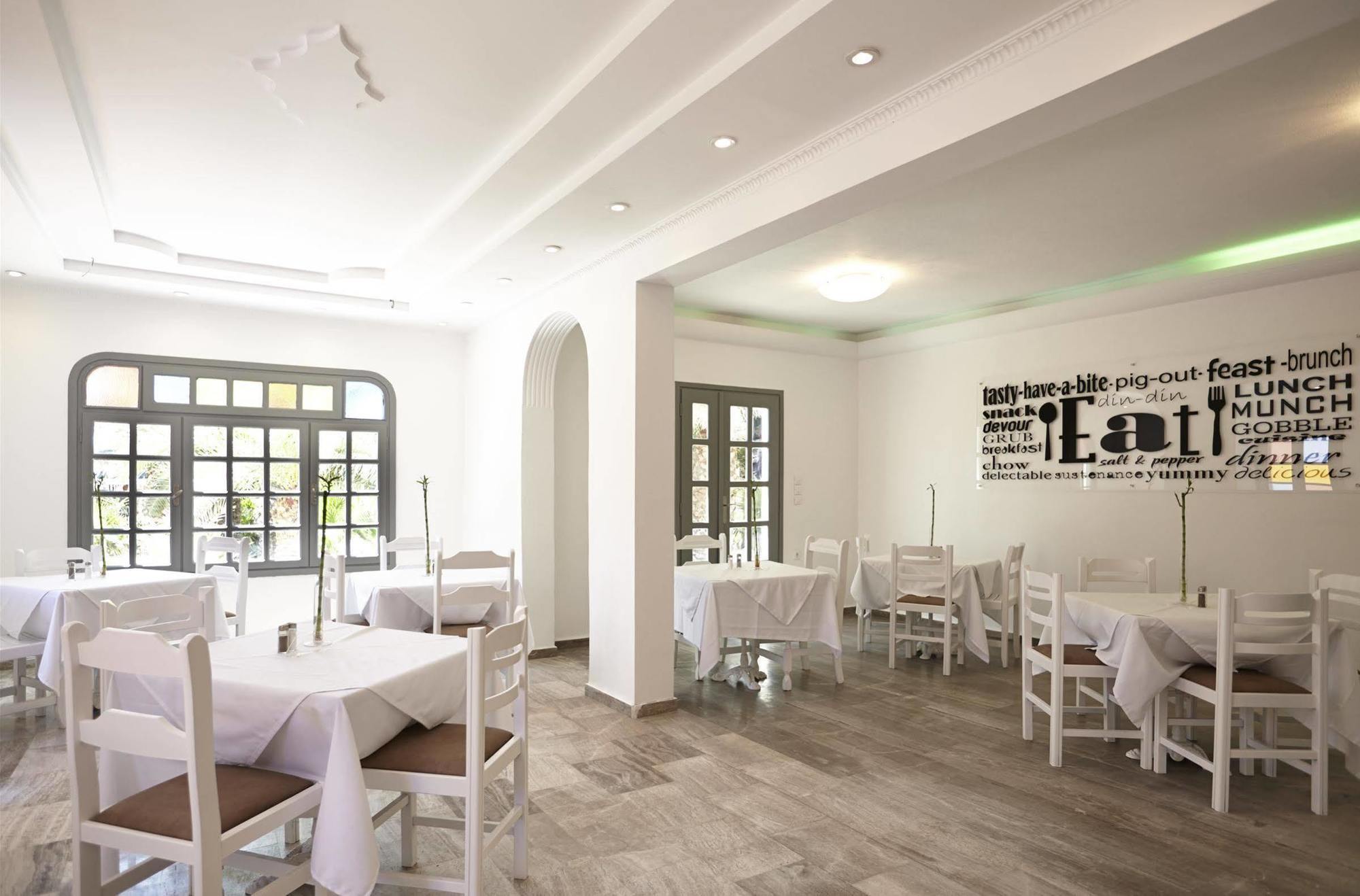 Fenix Hotel Периса Екстериор снимка